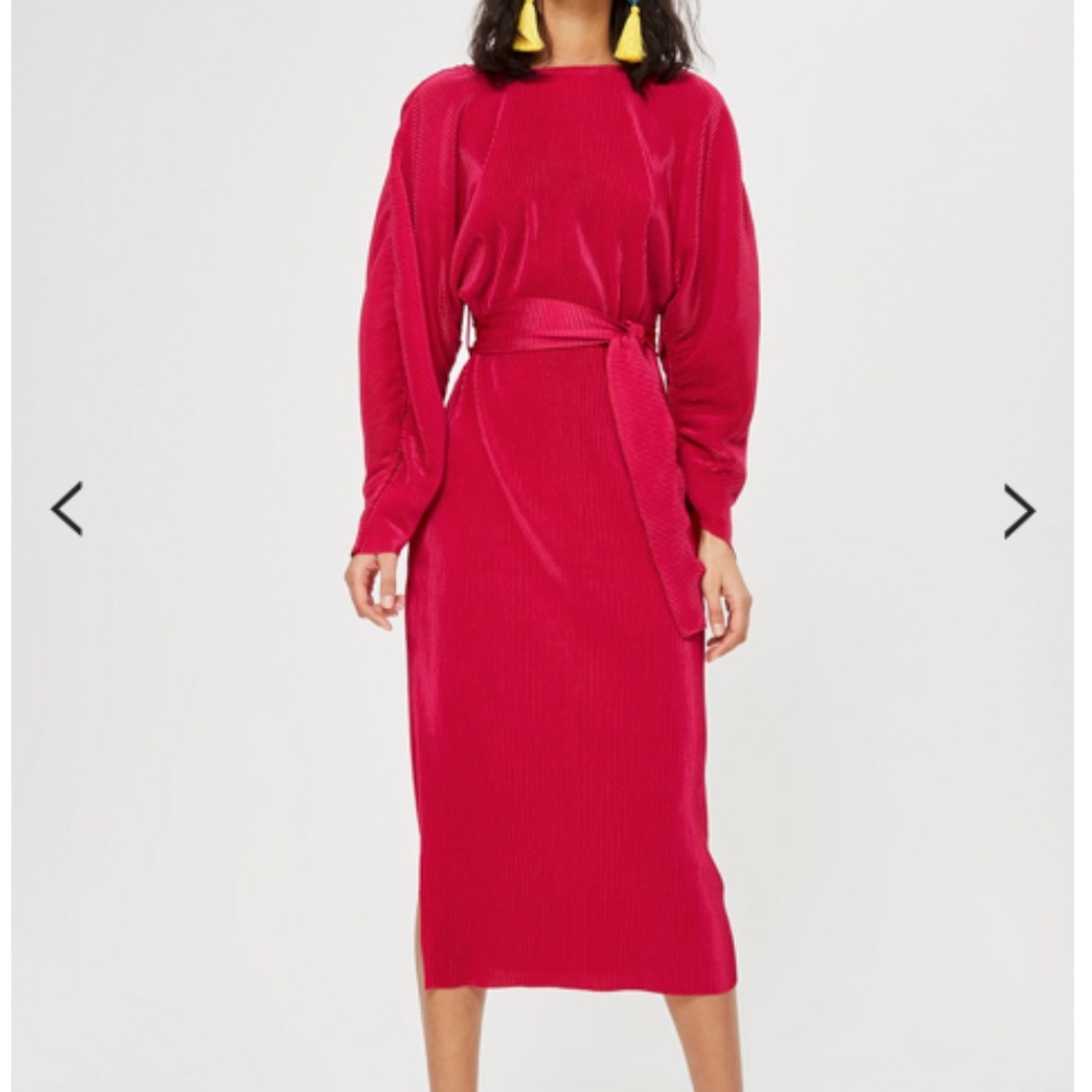 Ovoid Plisse Fuchsia Midi Dress